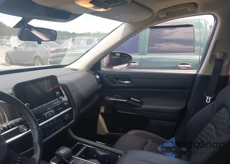 2022 Nissan Pathfinder Sv 2Wd z USA, uszkodzony, nr VIN 5N1DR3BB4NC236627